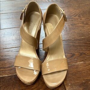 Stuart Weitzman Tan Heels Elegant Design